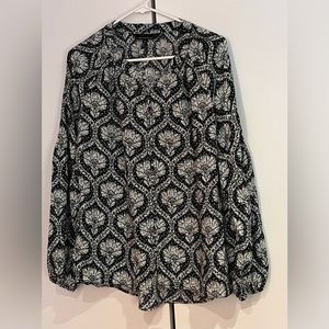 White House Black Market Long Sleeve High Low Printed Blouse Size M